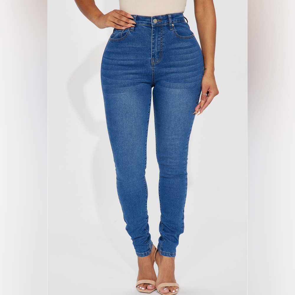 𝐅𝐀𝐒𝐇𝐈𝐎𝐍 𝐍𝐎𝐕𝐀 | NWT “AMARA” HIGH WAISTED STRETCHY SKINNY JEANS